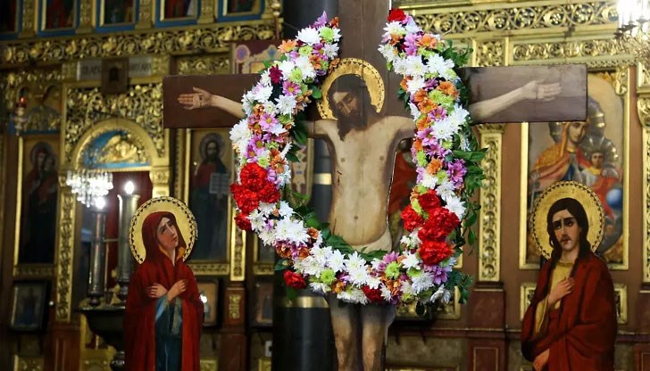 В този ден Божият син претърпял безброй поругания, мъки и неимоверни страдания