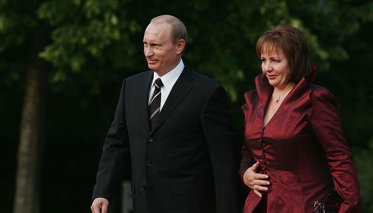 САЩ и Европейският съюз обявиха санкции срещу двете дъщери на президента на Русия