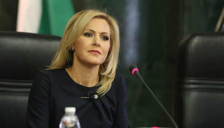 Удря е призната за виновна и осъдена на шест години затвор за корупция в северната ни съседка Удря е призната за виновна и осъдена на шест години затвор за корупция в северната ни съседка