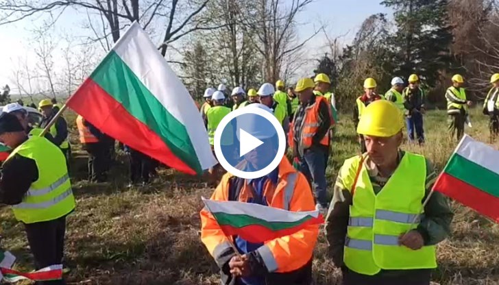 Строителните работници са на разклона за Иваново
