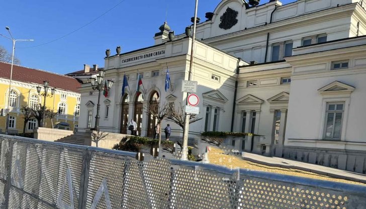 Te се обявяват и против това България да оказва военна помощ на Украйна Te се обявяват и против това България да оказва военна помощ на Украйна