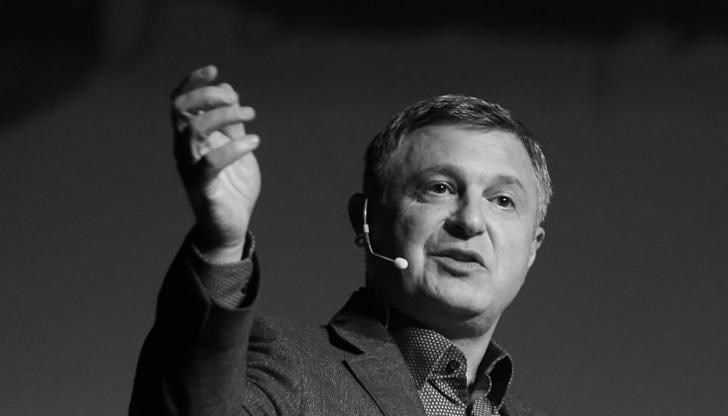 Милен Цветков бе известен със своя провокативен и нестандартен стил, който никога не оставяше зрителите и събеседниците му безучастни Милен Цветков бе известен със своя провокативен и нестандартен стил, който никога не оставяше зрителите и събеседниците му безучастни