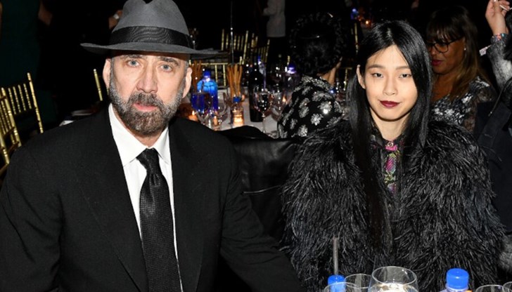 Това е първото дете на звездата от съпругата му Рико Шибата Това е първото дете на звездата от съпругата му Рико Шибата