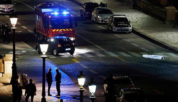 Кървава нощ във Франция след победата на Макрон
