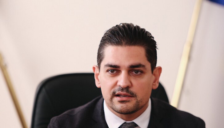 Радостин Василев очаква да му бъде предоставен отчет за изпълнение на 4-годишна програма, както и финансов отчет за изминалата година Радостин Василев очаква да му бъде предоставен отчет за изпълнение на 4-годишна програма, както и финансов отчет за изминалата година