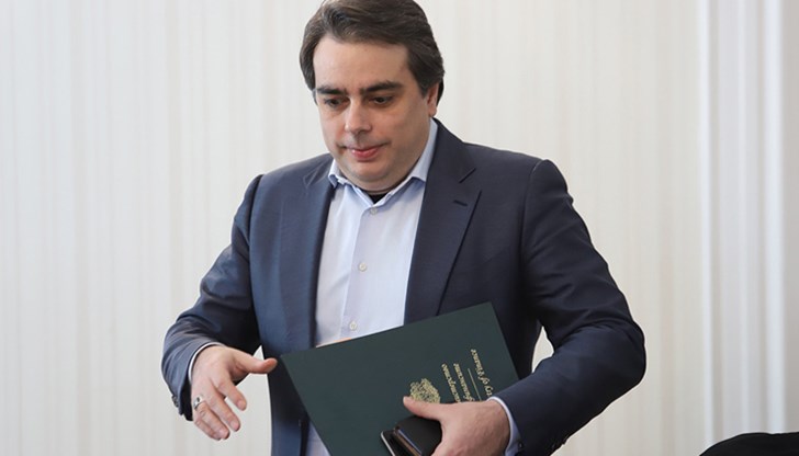 Вицепремиерът Асен Василев и министърът на енергетика Александър Николов се очаква да пристигнат днес в Блюксел за срещи в Европейската комисия Вицепремиерът Асен Василев и министърът на енергетика Александър Николов се очаква да пристигнат днес в Блюксел за срещи в Европейската комисия