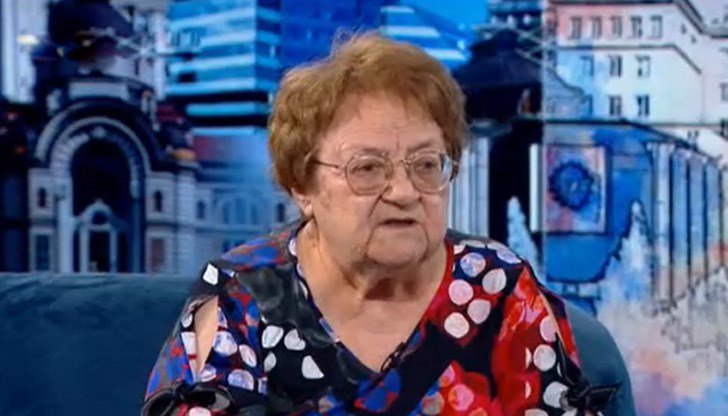 Следваща вълна може да има в края на септември, прогнозира вирусологът