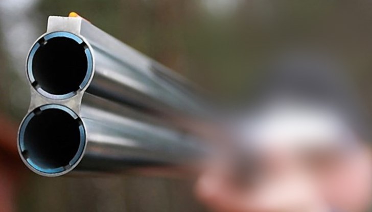 13-годишно момиче било настанено в болница, след като се самопростреляло в пръста с пневматична пушка