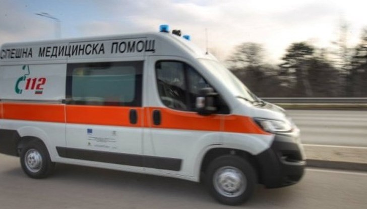 Възрастен шофьор блъснал жена на пътя, която носела в ръцете си детето