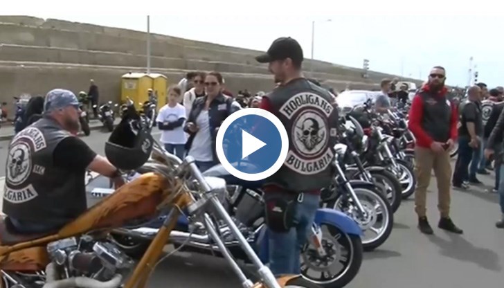 Любителите на моторите от цялата страна се събраха на морската гара в Бургас