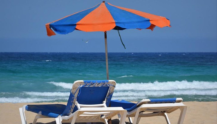 Най-вероятно по плажовете на Южното Черноморие това лято няма да има безплатни чадъри и шезлонги