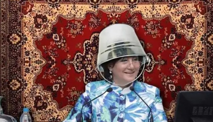 Караянчева публикува поста си във фейсбук с редица правописни грешки