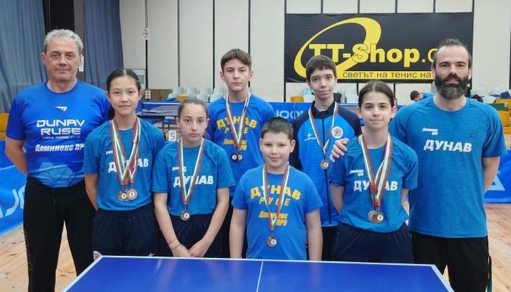 В отборната надпревара и момчетата и момичетата завоюваха бронзовите медали