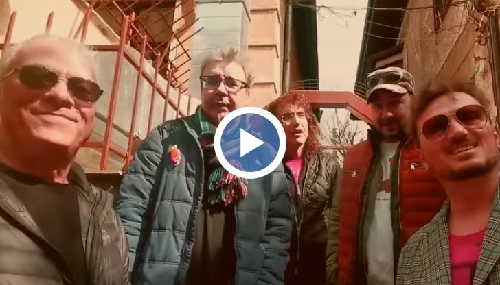 Стефан Вълдобрев и супер групата му  ще ви потопят в една  истинска емоция, радостно настроение и купон