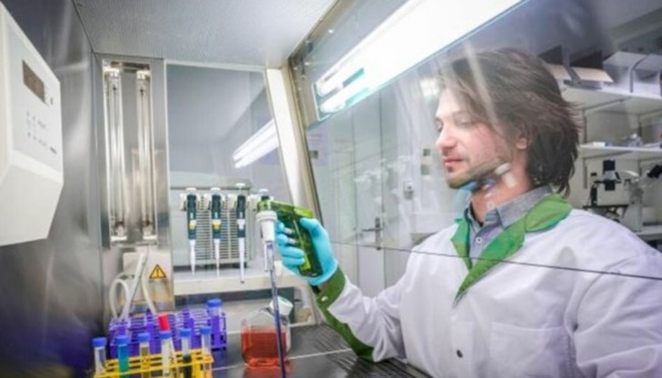 Божидар-Адриан Стефаноработи в Швейцарския технологичен институт в Цюрих