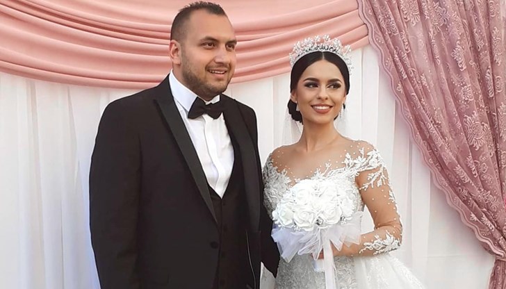 Избраникът на 21-годишната варненка е приятелят ѝ Митко