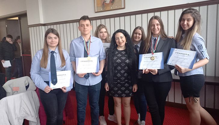 Два златни медала за МГ „Баба Тонка“ на Ученическата сесия на 51. Пролетна конференция на Съюза на математиците в България
