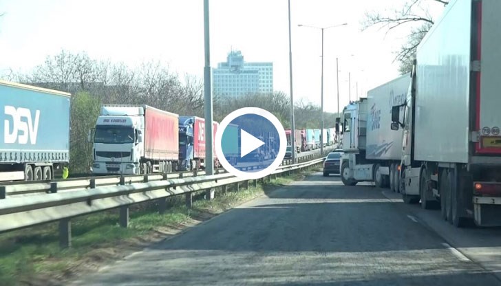 Местните властите за "тапите" на пътя Русе - Мартен