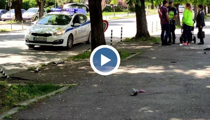 Автомобилът се движел с висока скорост, когато връхлетял върху тротоара, по който вървяла младата майка