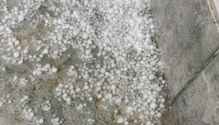 Във Враца също по-рано днес падна градушка Във Враца също по-рано днес падна градушка