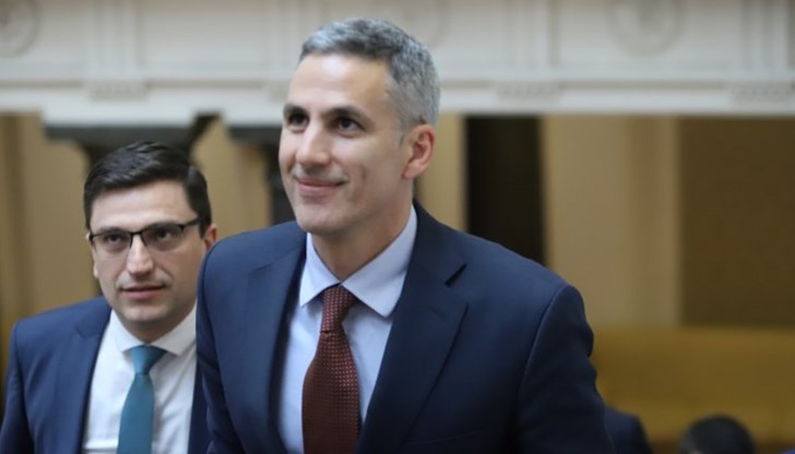 Кандидатът за управител на БНБ от "Продължаваме промяната" отговори на нападките