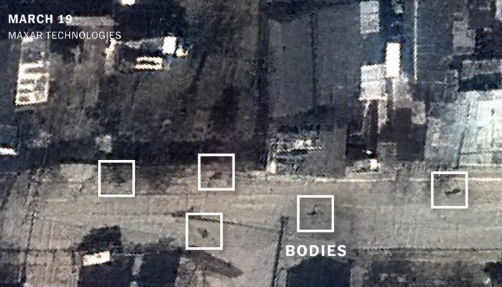 Прегледът на видеоклиповете и сателитните снимки, направен от „Ню Йорк таймс“, показва, че много от цивилните са били убити преди повече от три седмици, когато руските военни са контролирали града