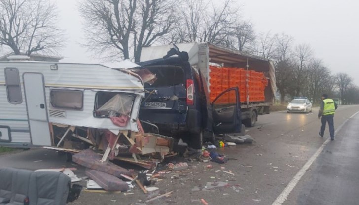 Един човек загина, а други трима са в тежко състояние след катастрофа на пътя Разград - Русе