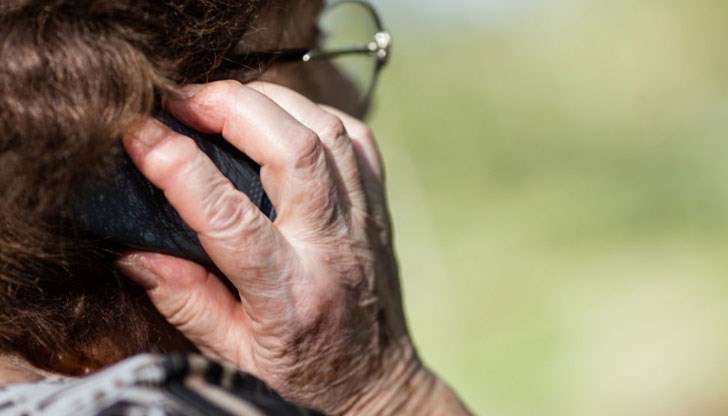 84-годишната жена трябвало да предаде спестяванията си за съхранение в "полицията" 84-годишната жена трябвало да предаде спестяванията си за съхранение в "полицията"