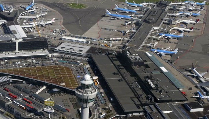 Вторият пилот е глобен с 1100 евро, а на члена на екипажа може да се наложи да се яви в съда Вторият пилот е глобен с 1100 евро, а на члена на екипажа може да се наложи да се яви в съда