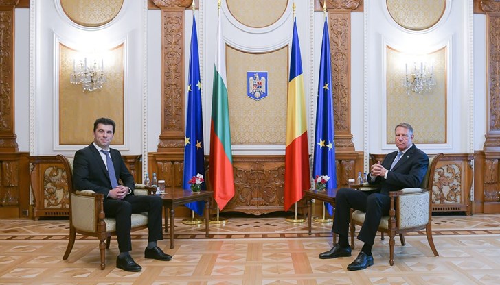 Те разгледаха възможностите за развитие на търговско-икономическите отношения между България и Румъния, включително в сферите като туризъм, транспорт и енергетика