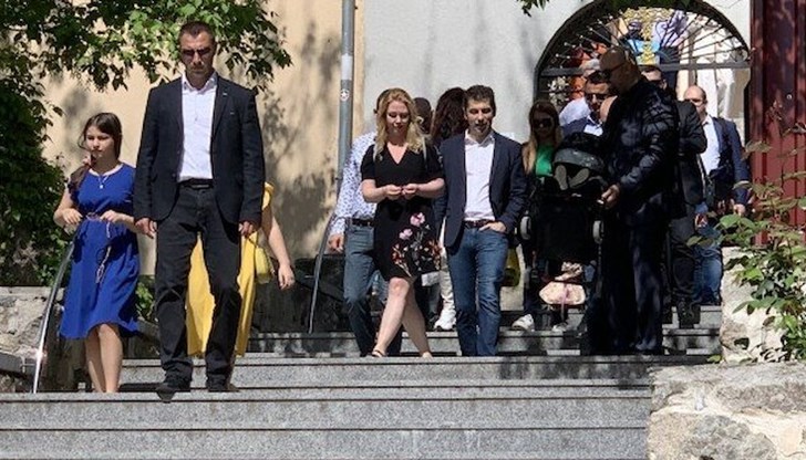 Семейството на премиера посети арменското училище