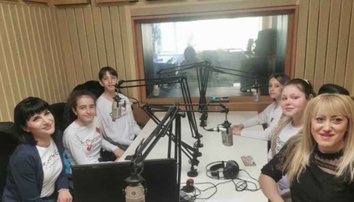 Снимките са правени на поляните край Самарското знаме и в Къщата на Архитекта в Стара Загора Снимките са правени на поляните край Самарското знаме и в Къщата на Архитекта в Стара Загора