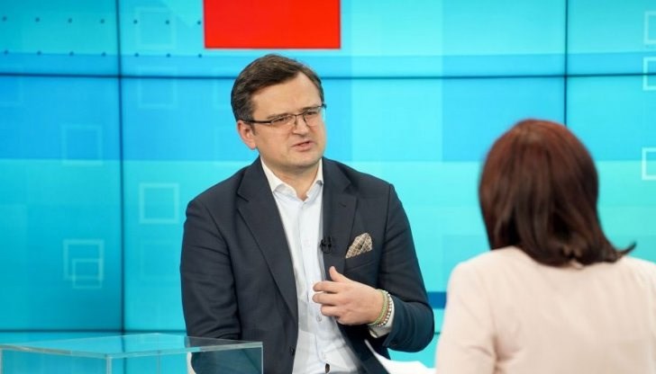 "Ако войната не приключи, бежанският и икономическият натиск ще се увеличават, така че във ваш интерес е да ни помогнете - бежанците ще се върнат у дома си и мирът ще бъде възстановен.", каза той "Ако войната не приключи, бежанският и икономическият натиск ще се увеличават, така че във ваш интерес е да ни помогнете - бежанците ще се върнат у дома си и мирът ще бъде възстановен.", каза той