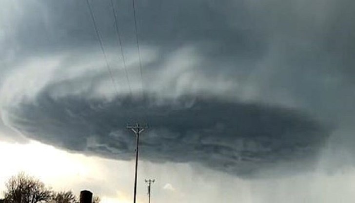 Десетки хора са потърсили помощ на спешния телефон 112