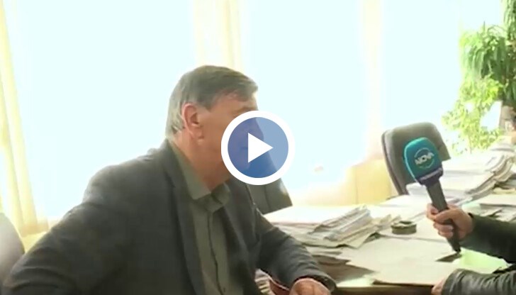 Само неговият син бе пощаден, макар той да дължи най-много пари на общината