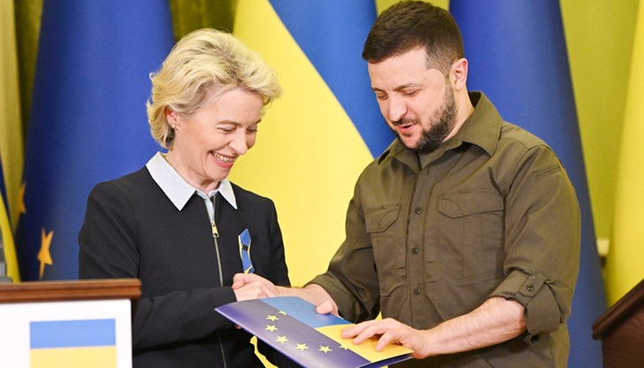 Процесът обикновено отнема години, но Фон дер Лайен заяви, че кандидатурата на Украйна ще бъде разгледана в рамките на седмици