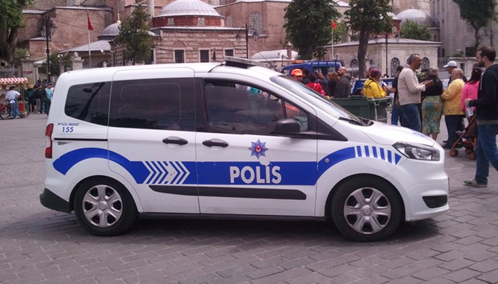 Турски журналист бе арестуван в Истанбул за нелегално придобиване на лични данни Турски журналист бе арестуван в Истанбул за нелегално придобиване на лични данни