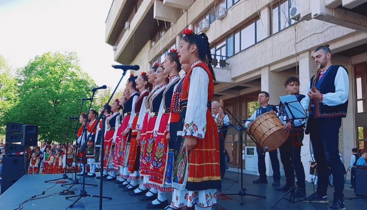 Сцената ще бъде до Съдебната палата