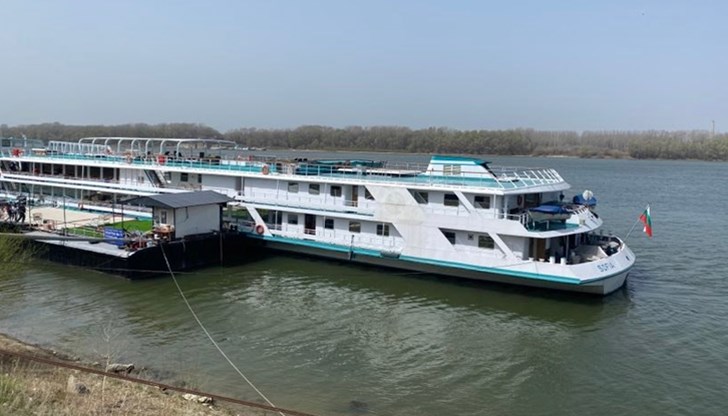 Корабът е закотвен до Топлата вода в Русе и съвсем скоро ще отвори врати за първите си посетители