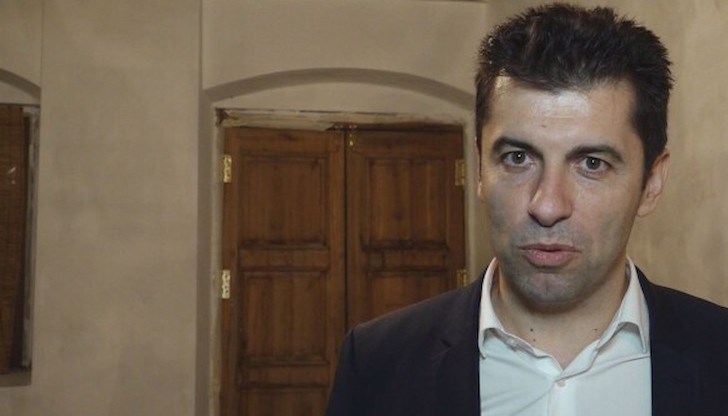 Аз лично бих се радвал да дадем военна помощ за Украйна, категоричен е Кирил Петков