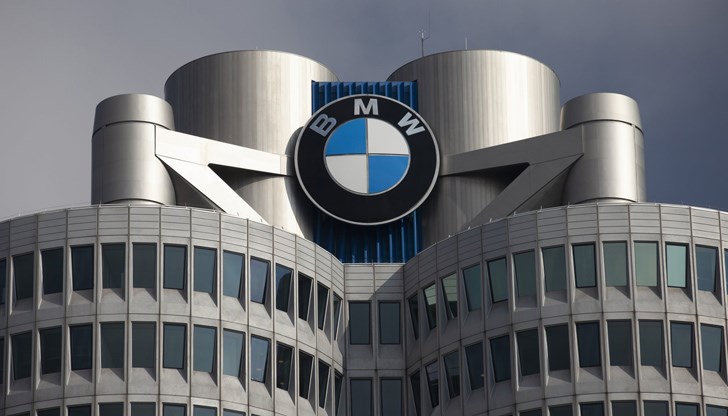 Германският автомобилостроител BMW не предвижда масови съкращения при прехода към електромобили