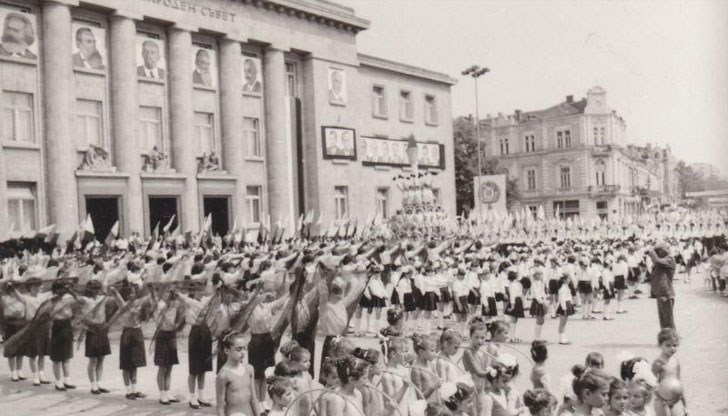 Дни по-късно русенци манифестират