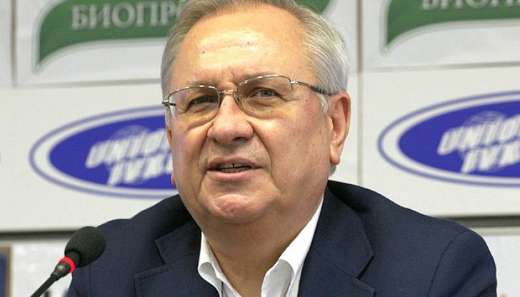 "Как арестуват Ал Капоне. Хващат счетоводителя му и чрез данъци и го вкараха в затвора. Ако задържиш всички, които са се облажили у нас, нещата ще тръгнат. Оттам нататък пълна ревизия", каза Октай