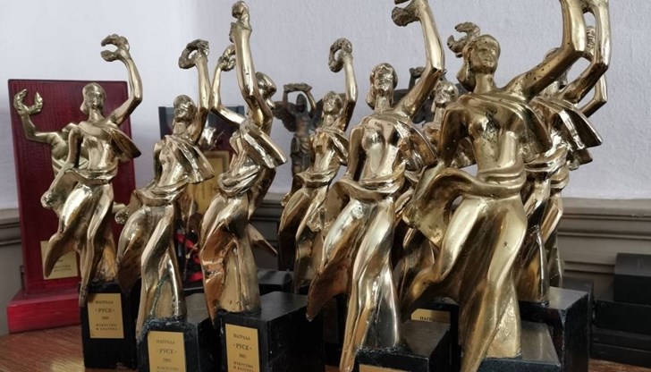 С награда "Русе" се удостояват изтъкнати русенски дейци в областта на изкуството, културата, образованието и науката