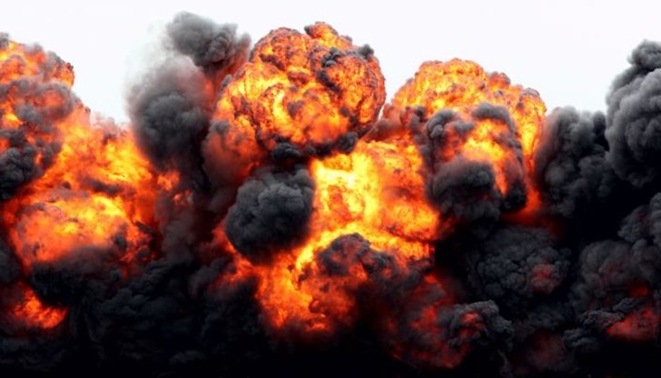 Екипи на окръжната дирекция към министерството на околната среда са изпратени на място, за да отстранят замърсяването