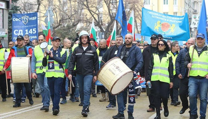 Те ще направят палатков лагер пред Министерството на финансите Те ще направят палатков лагер пред Министерството на финансите