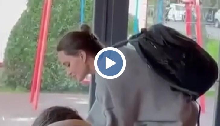 Джоли е забелязана в западния украински град Лвов, който не веднъж стана обект на руски атаки