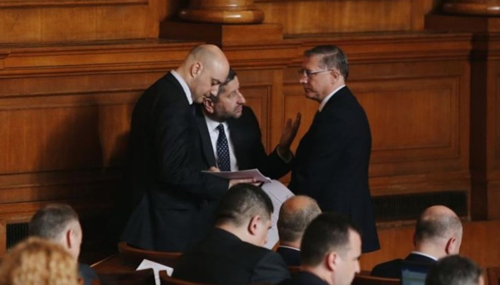 Предложенията на "Демократична България" разпалиха страстите в парламента