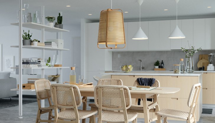 Заложете на този цвят и за мебелите в кухнята, чиито чар можете да подчертаете с цветен домашен текстил и други детайли, които внасят настроение и персонално звучене Заложете на този цвят и за мебелите в кухнята, чиито чар можете да подчертаете с цветен домашен текстил и други детайли, които внасят настроение и персонално звучене