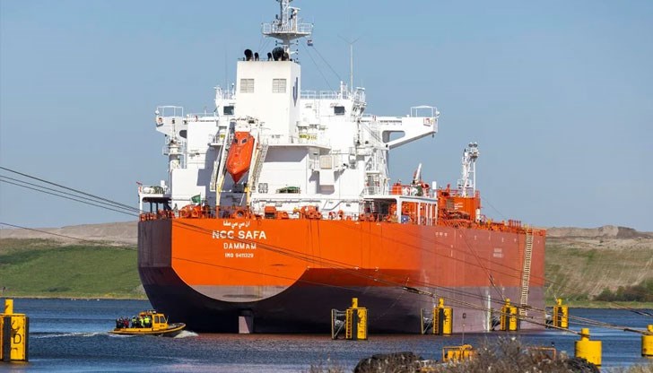 Ранен моряк бе евакуиран от кораба с хеликоптер Ранен моряк бе евакуиран от кораба с хеликоптер